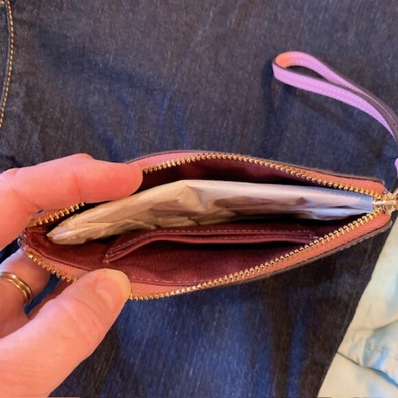 NEW Coach True Pink Zippered Card Holder Wristlet - Picture 2 of 5